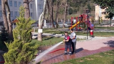 Cadde, Sokak ve Parklar Yıkanıyor