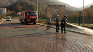 Cadde, Sokak ve Parklar Yıkanıyor