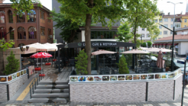 Belediye Çınar Kafe ve Çevre Düzenleme Projesi